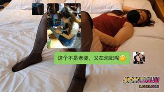  看着妻子给网友操 蜜桃涩